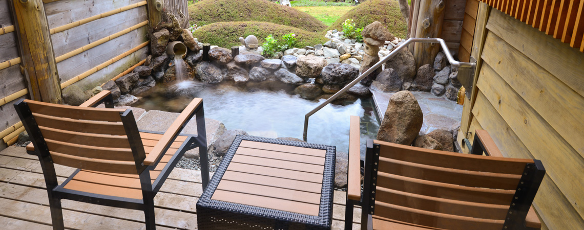 Japanese style room with an open-air bath